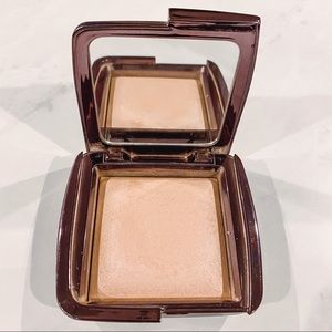 Hourglass Ambient Lighting Powder